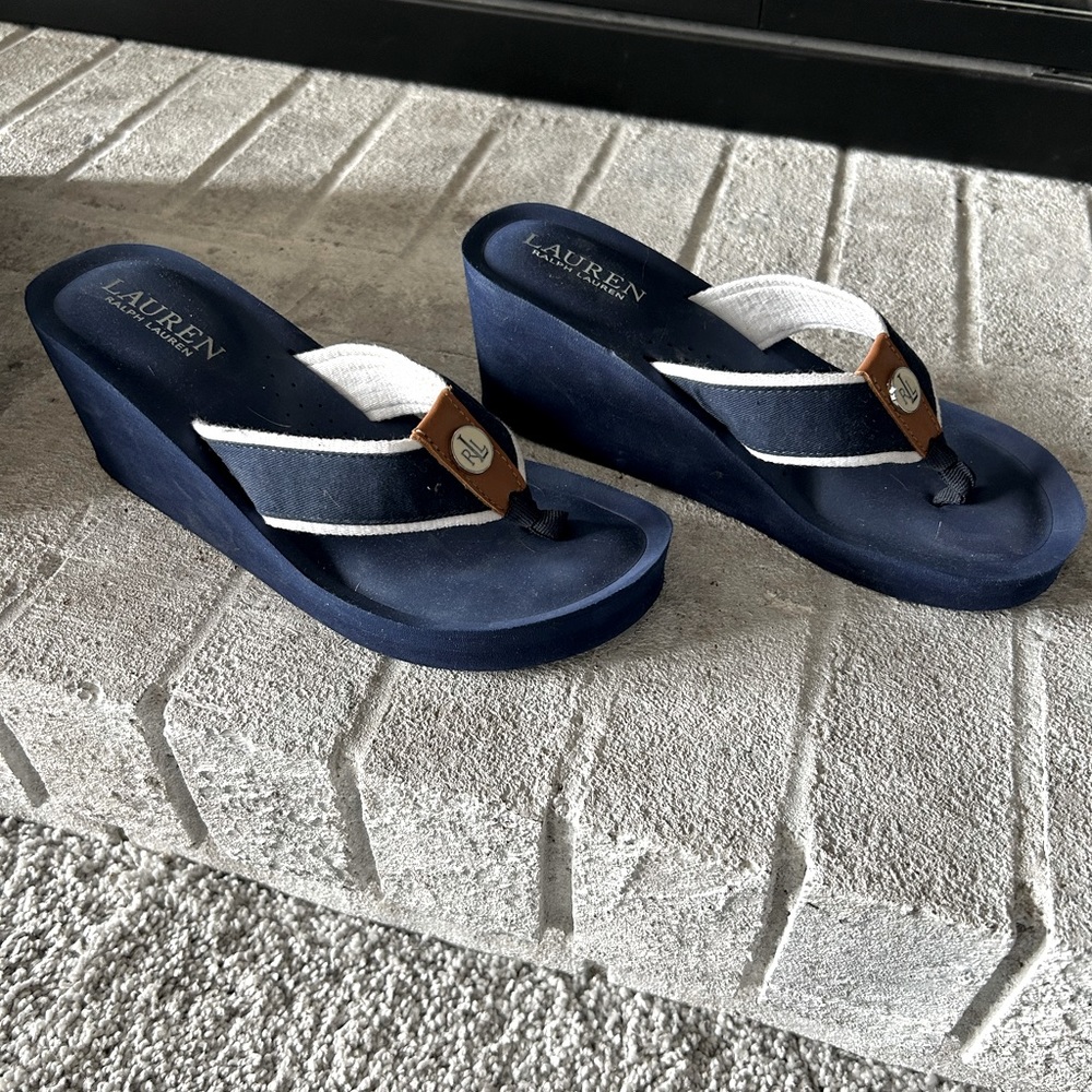 Lauren Ralph Lauren Sandals, size 7
